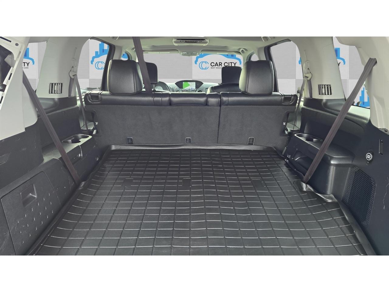 Honda Pilot Touring 4WD 5-Spd AT with DVD 2013