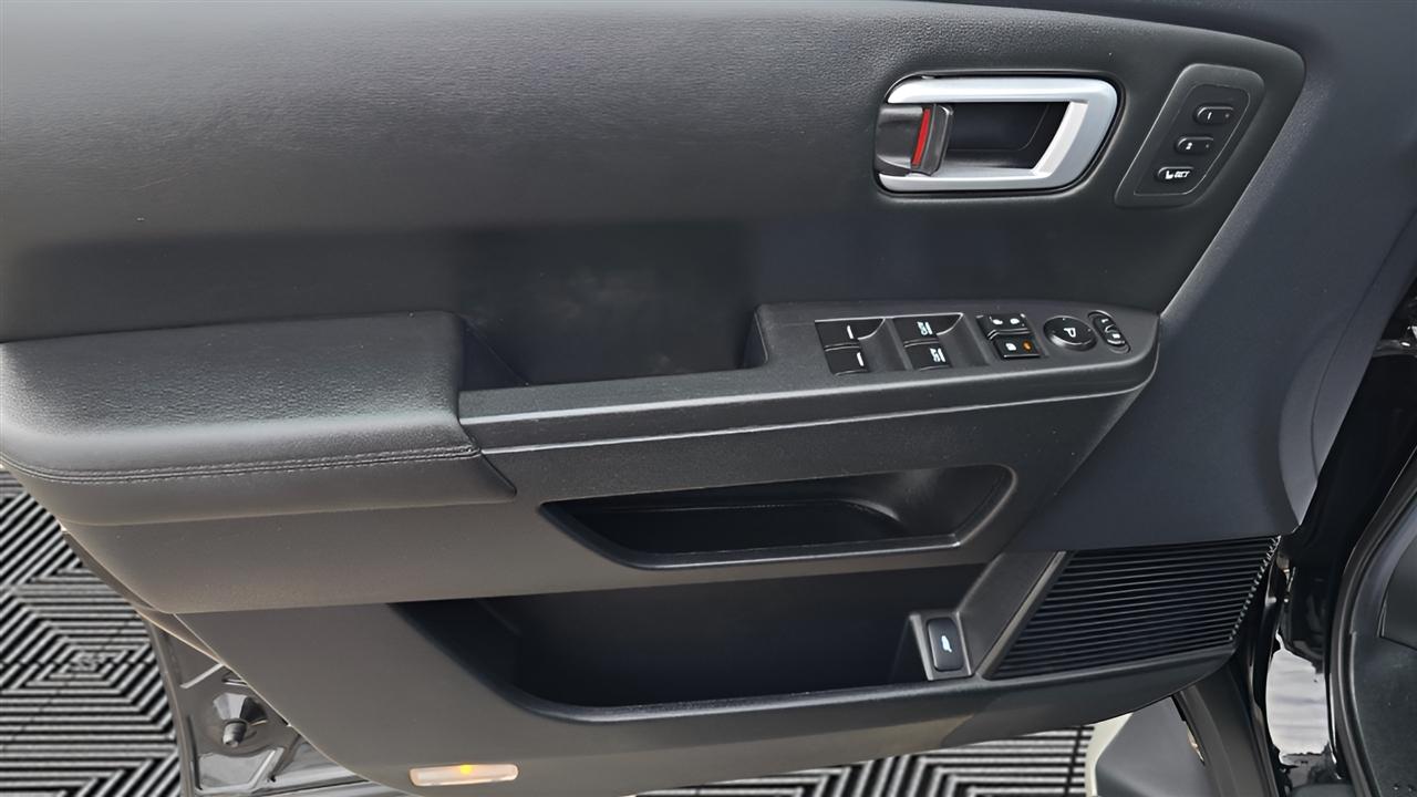 Honda Pilot Touring 4WD 5-Spd AT with DVD 2013