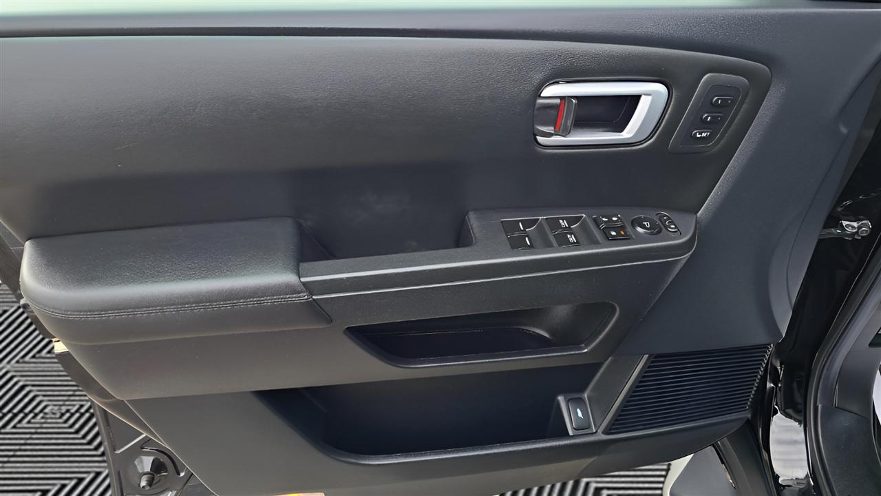 Honda Pilot Touring 4WD 5-Spd AT with DVD 2013