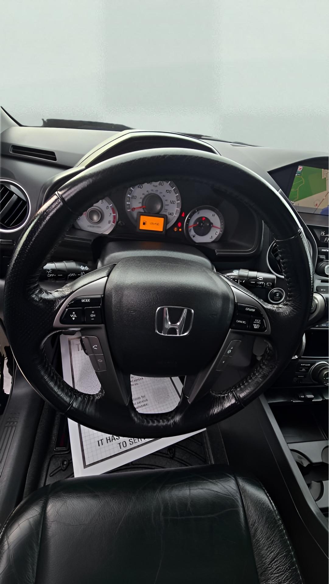 Honda Pilot Touring 4WD 5-Spd AT with DVD 2013