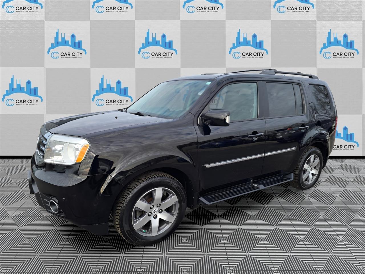 Honda Pilot Touring 4WD 5-Spd AT with DVD 2013