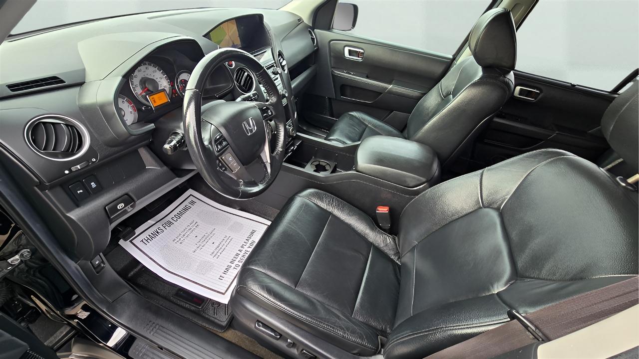 Honda Pilot Touring 4WD 5-Spd AT with DVD 2013