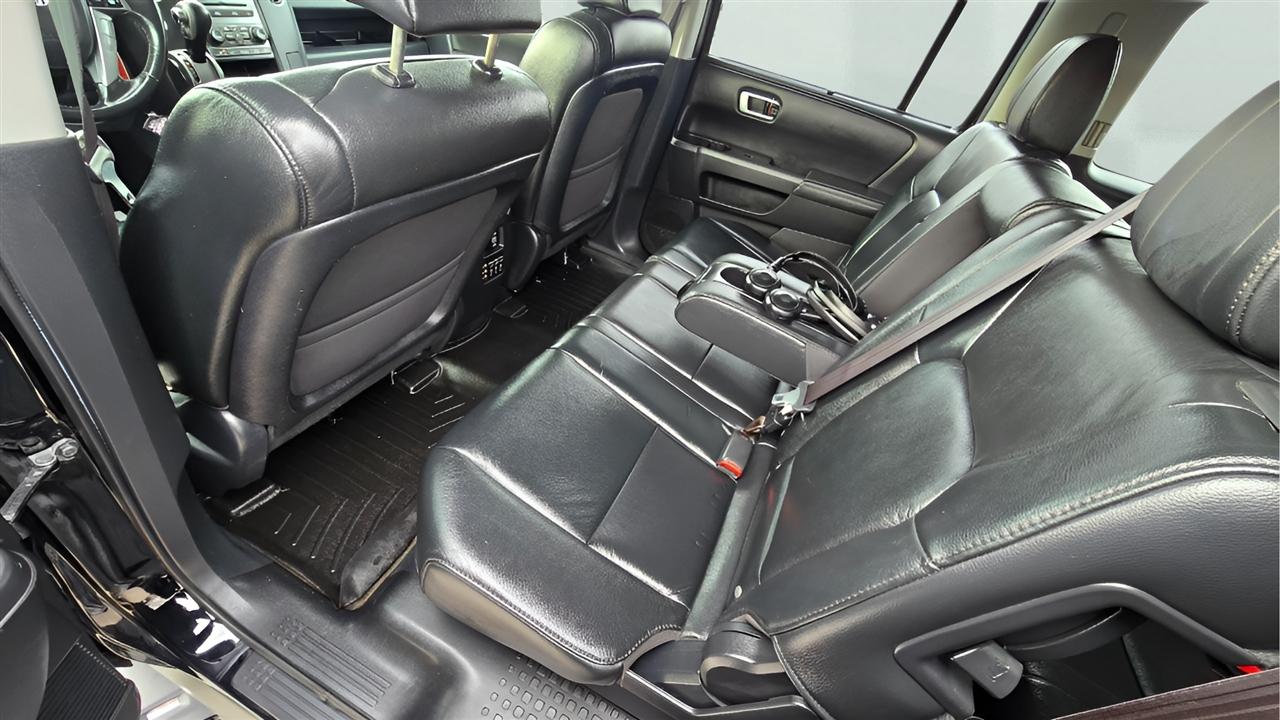 Honda Pilot Touring 4WD 5-Spd AT with DVD 2013