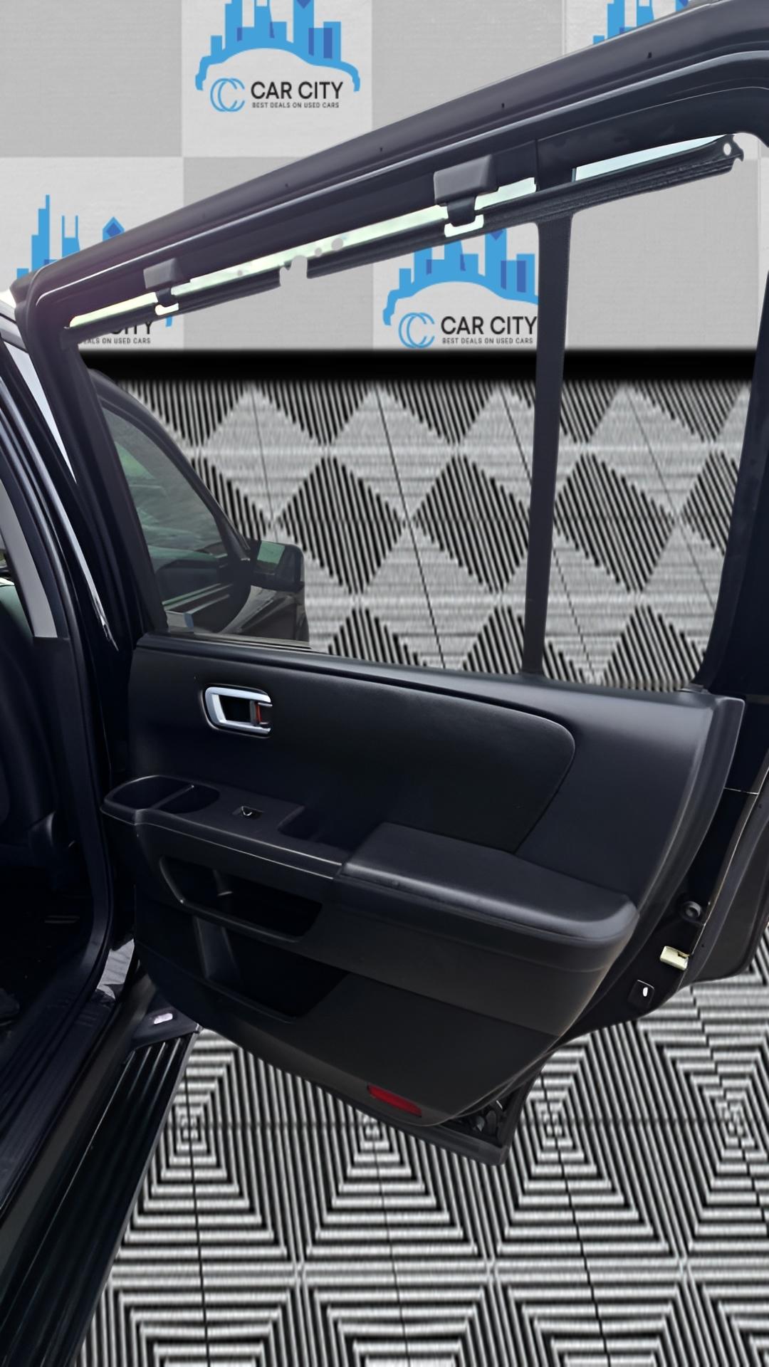 Honda Pilot Touring 4WD 5-Spd AT with DVD 2013