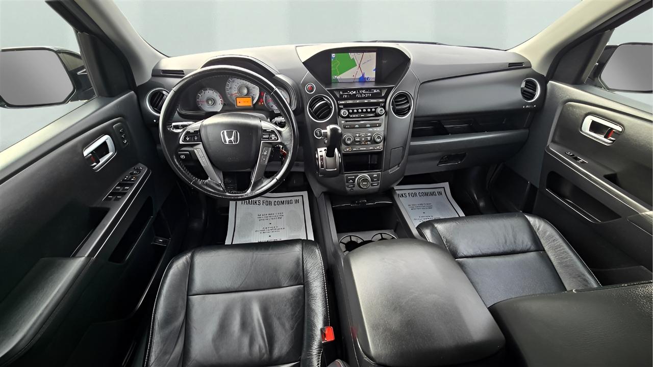 Honda Pilot Touring 4WD 5-Spd AT with DVD 2013