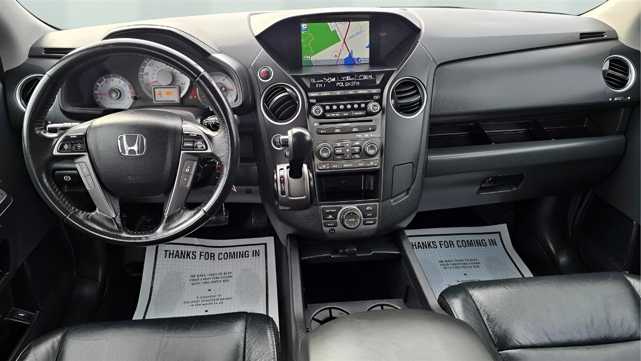 Honda Pilot Touring 4WD 5-Spd AT with DVD 2013