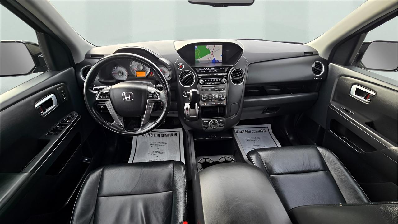 Honda Pilot Touring 4WD 5-Spd AT with DVD 2013