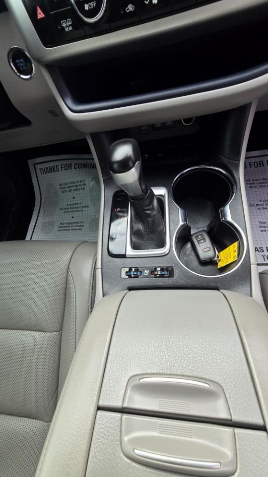 Toyota Highlander Limited FWD V6 2018