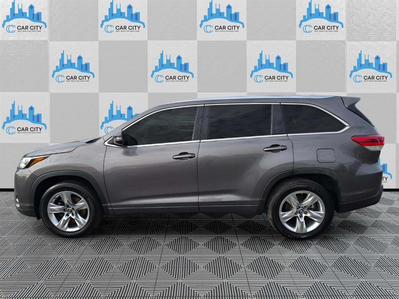 Toyota Highlander Limited FWD V6 2018