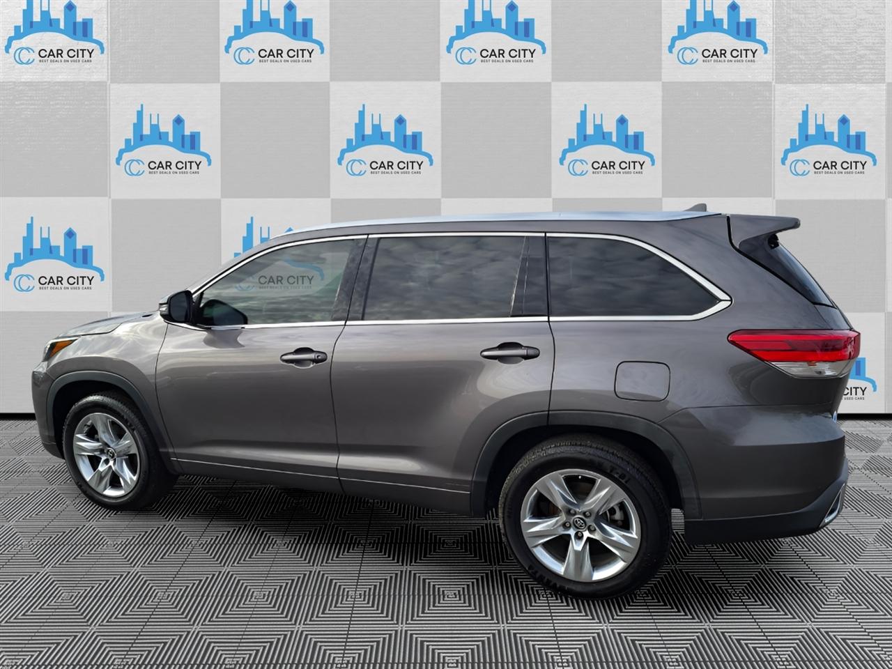 Toyota Highlander Limited FWD V6 2018