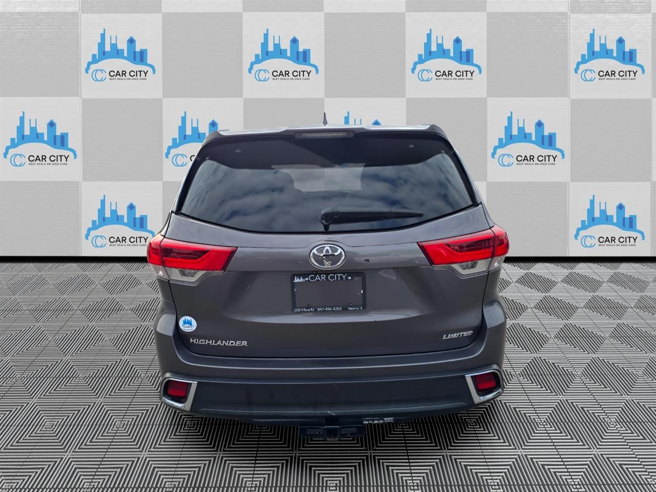 Toyota Highlander Limited FWD V6 2018