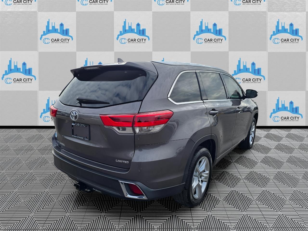 Toyota Highlander Limited FWD V6 2018