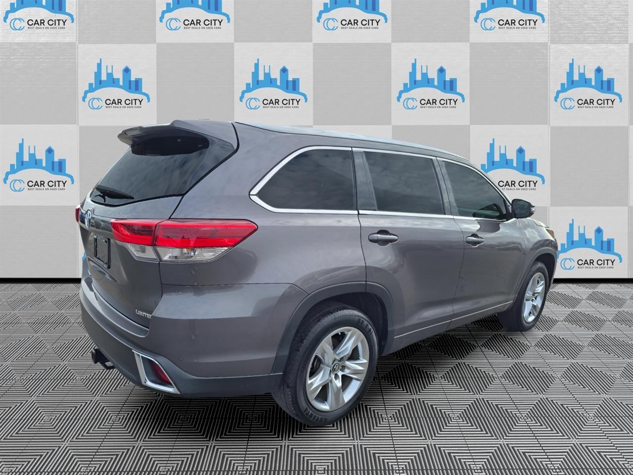 Toyota Highlander Limited FWD V6 2018