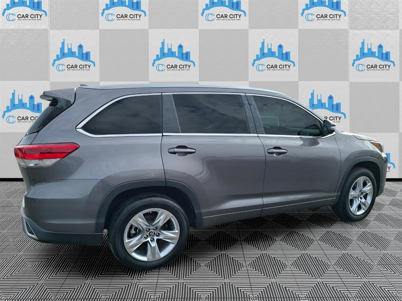 Toyota Highlander Limited FWD V6 2018