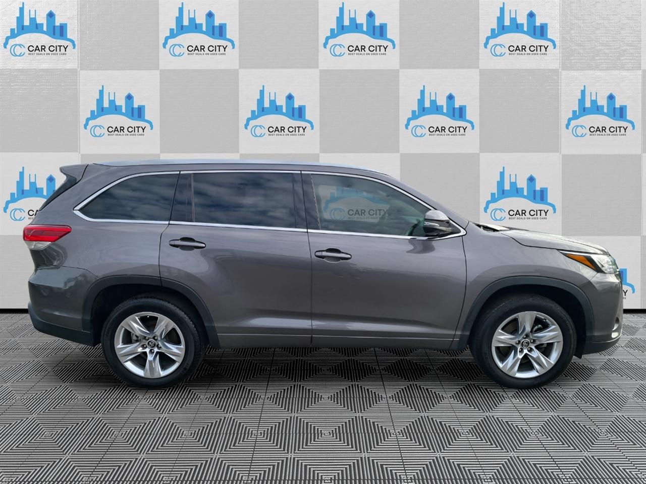 Toyota Highlander Limited FWD V6 2018