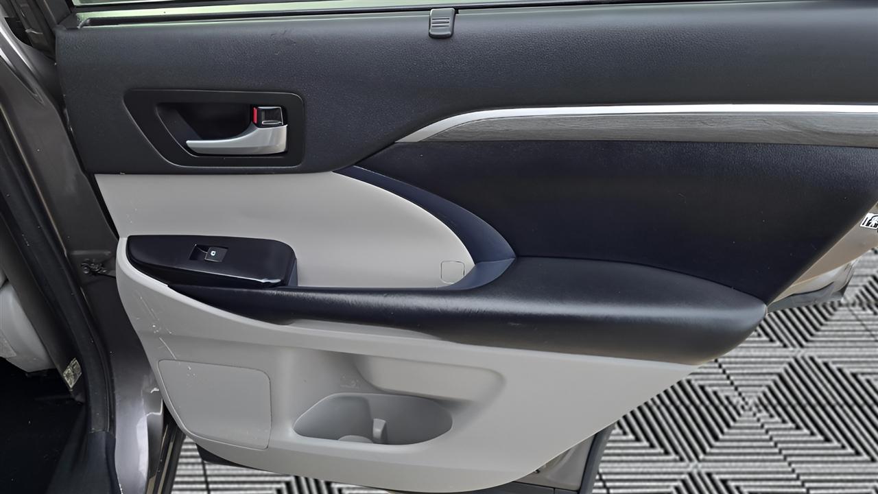 Toyota Highlander Limited FWD V6 2018