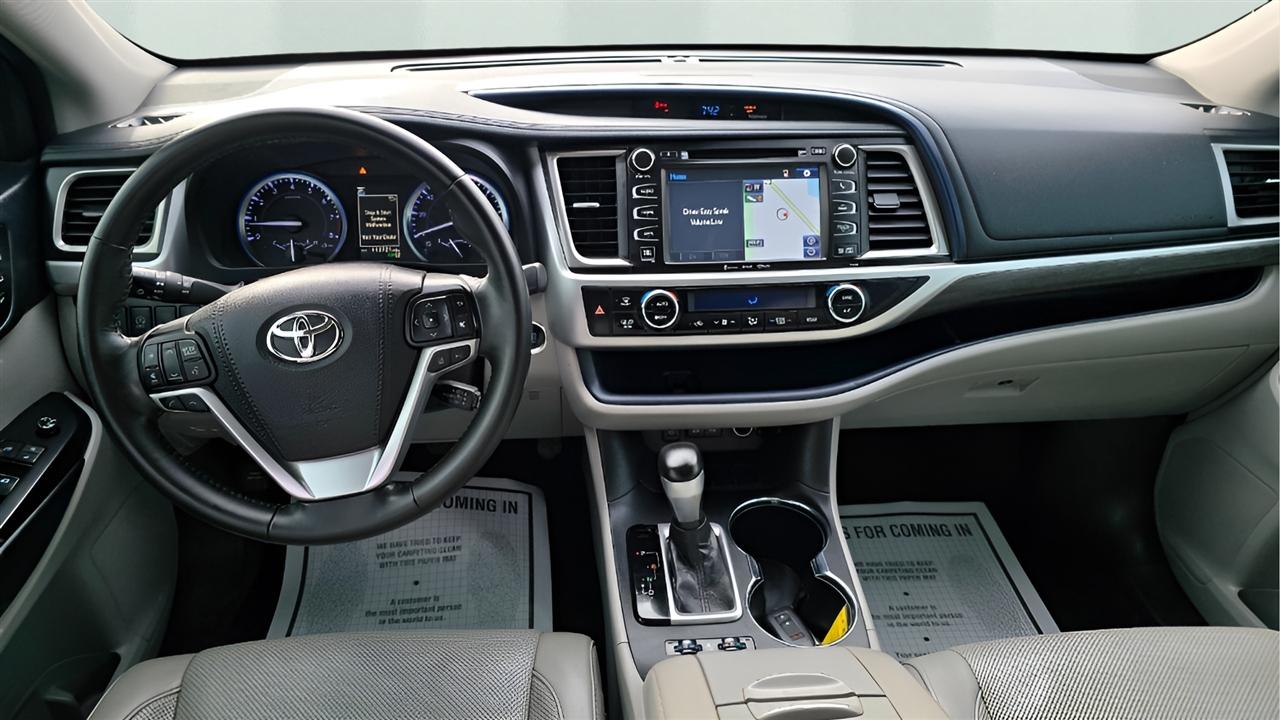Toyota Highlander Limited FWD V6 2018