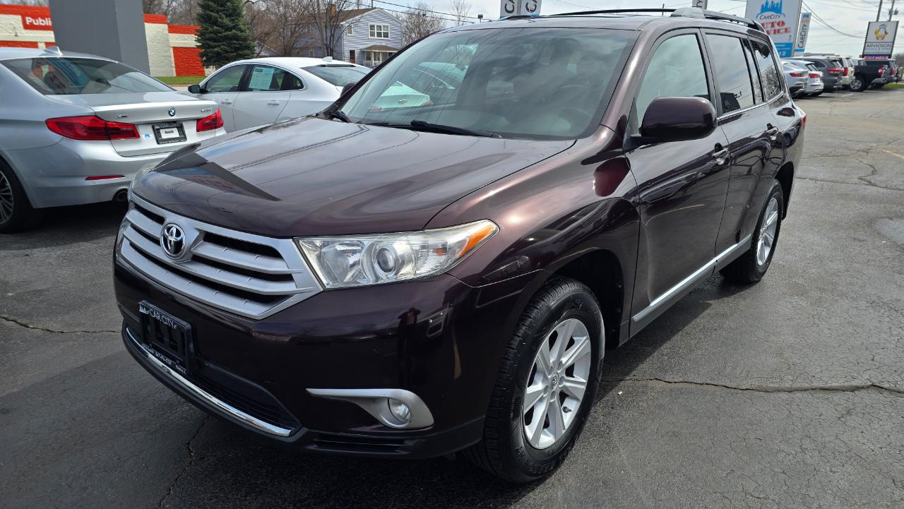 Toyota Highlander 4dr V6 4WD (Natl) 2011