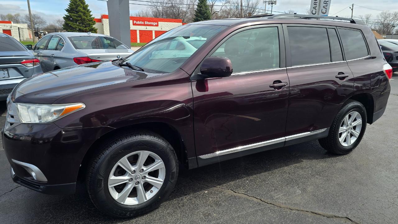 Toyota Highlander 4dr V6 4WD (Natl) 2011