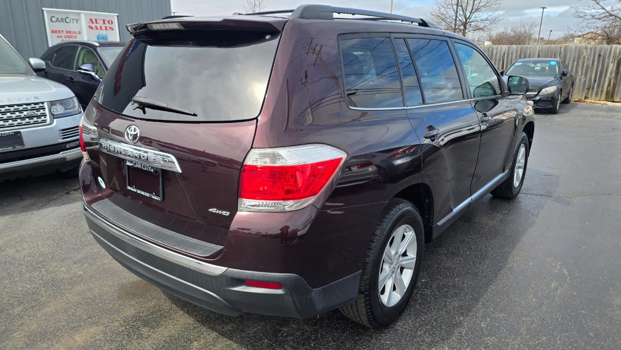 Toyota Highlander 4dr V6 4WD (Natl) 2011