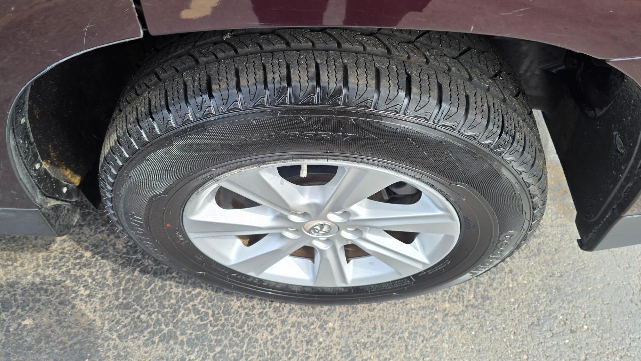 Toyota Highlander 4dr V6 4WD (Natl) 2011