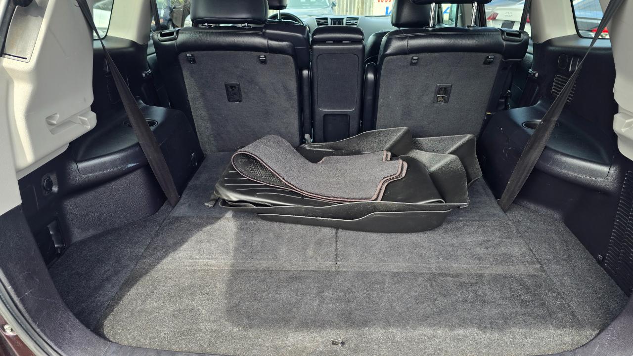 Toyota Highlander 4dr V6 4WD (Natl) 2011