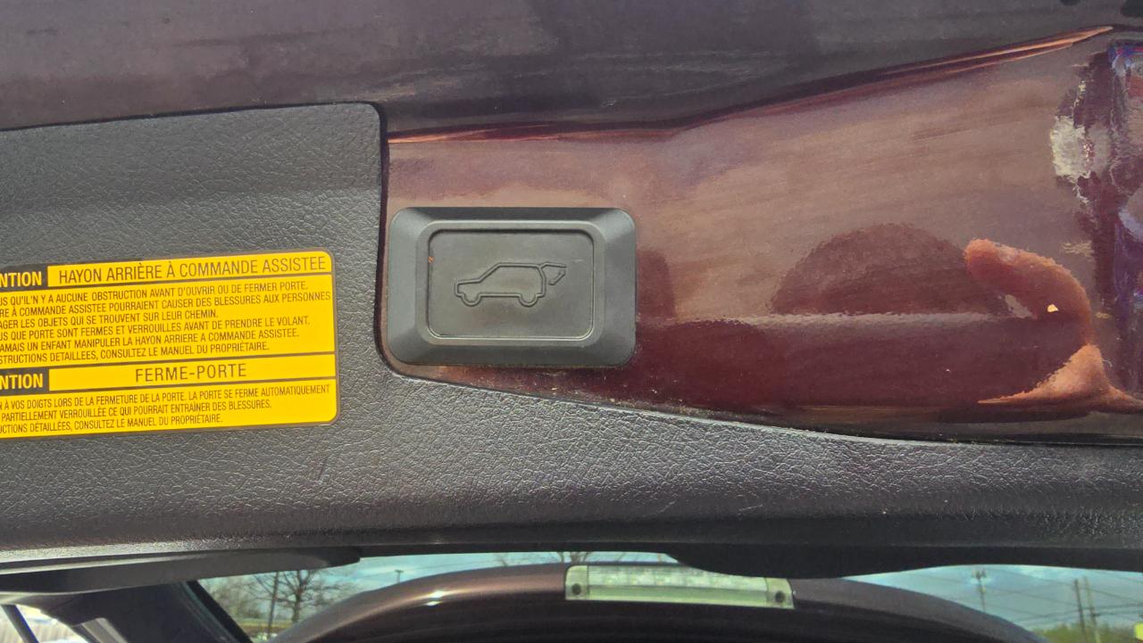 Toyota Highlander 4dr V6 4WD (Natl) 2011