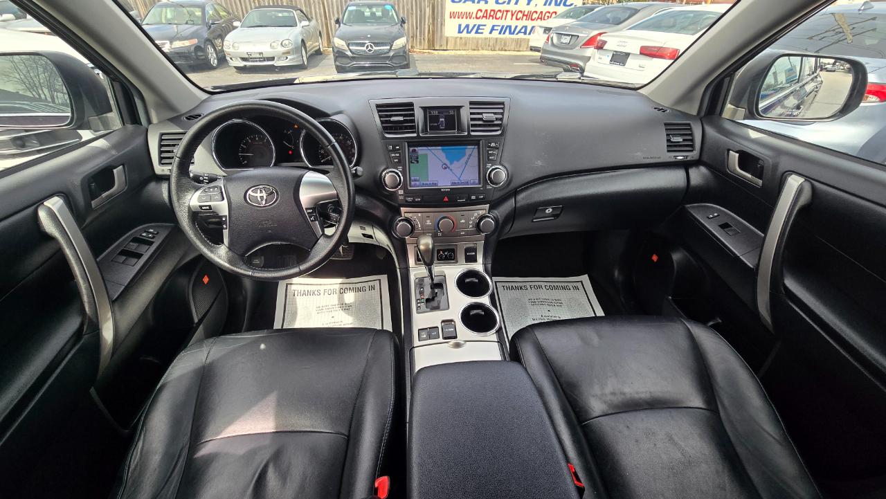 Toyota Highlander 4dr V6 4WD (Natl) 2011