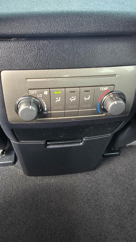 Toyota Highlander 4dr V6 4WD (Natl) 2011