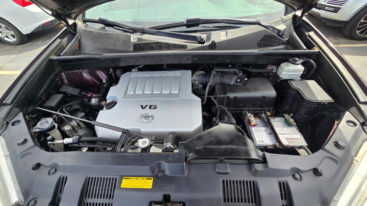 Toyota Highlander 4dr V6 4WD (Natl) 2011