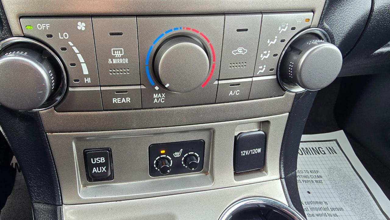 Toyota Highlander 4dr V6 4WD (Natl) 2011