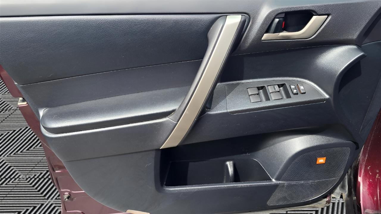 Toyota Highlander 4WD 2011