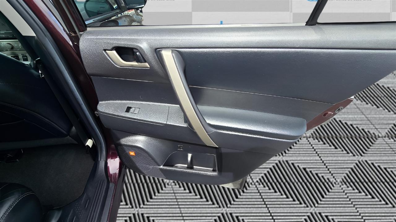 Toyota Highlander 4WD 2011