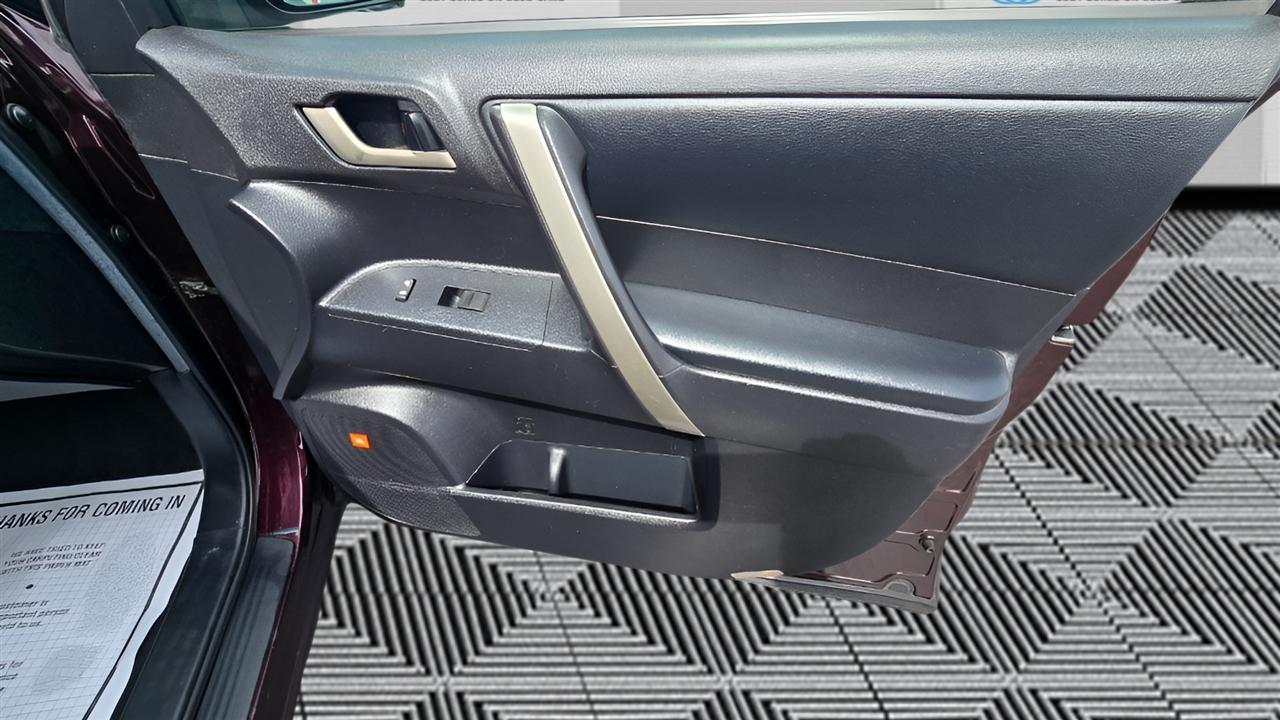 Toyota Highlander 4WD 2011