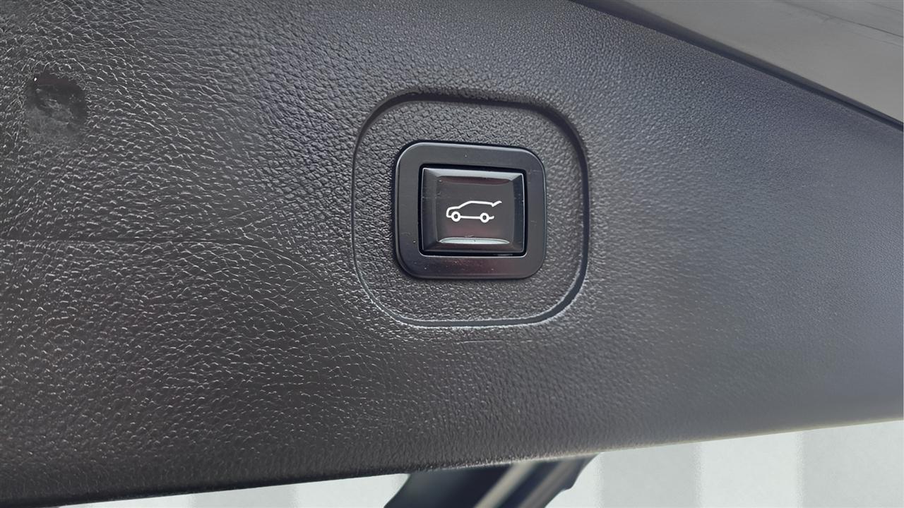 Chevrolet Equinox LTZ 2WD 2012