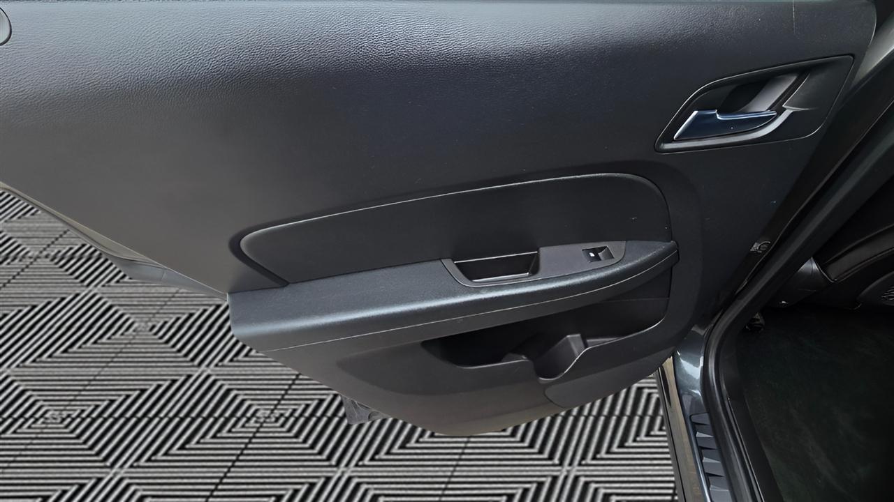 Chevrolet Equinox LTZ 2WD 2012