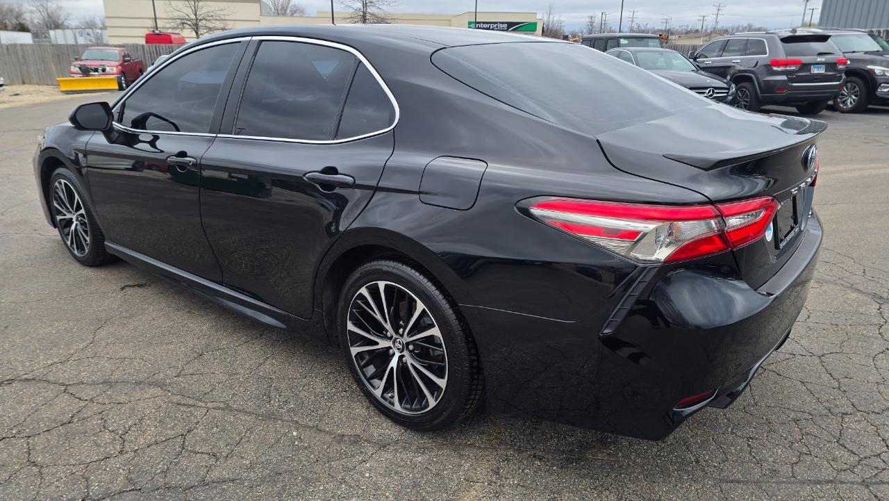 Toyota Camry SE 2018