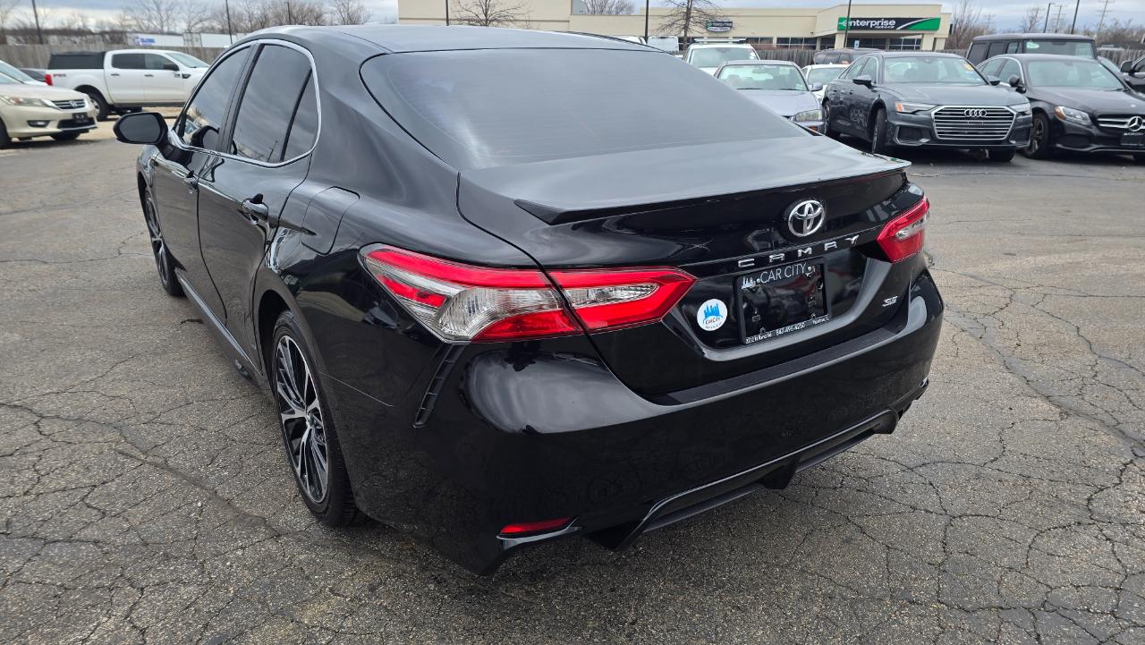 Toyota Camry SE 2018