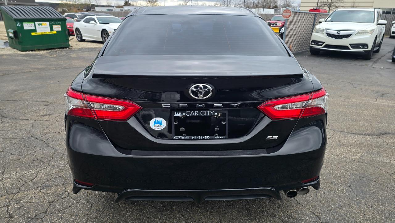 Toyota Camry SE 2018