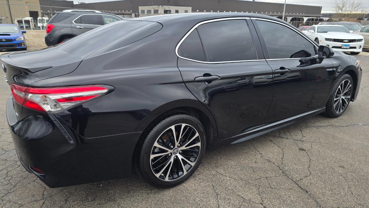 Toyota Camry SE 2018