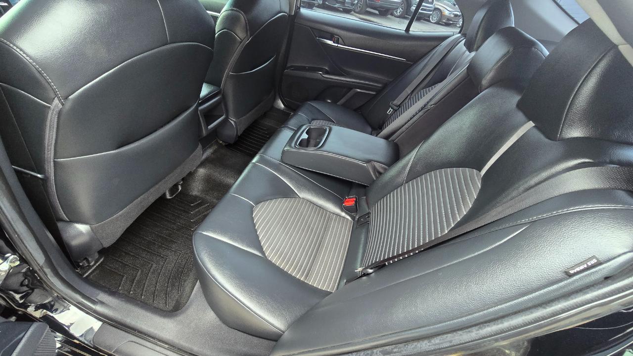 Toyota Camry SE 2018