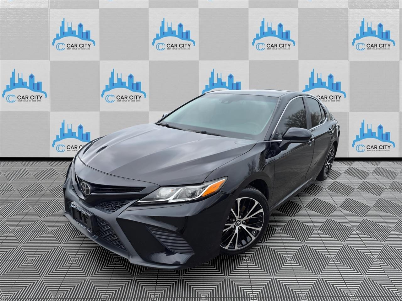 Toyota Camry SE 2018