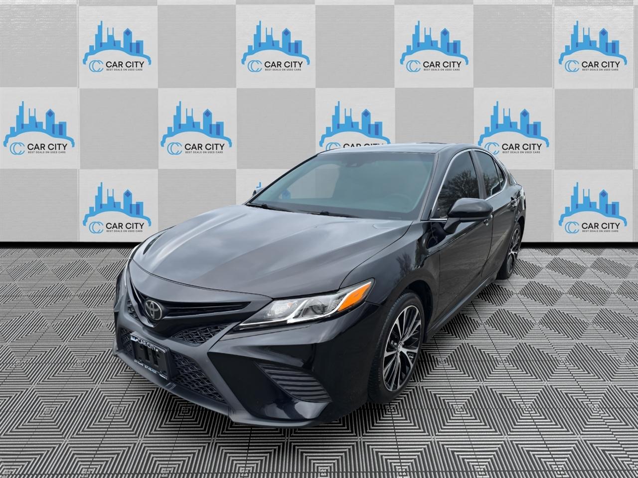Toyota Camry SE 2018