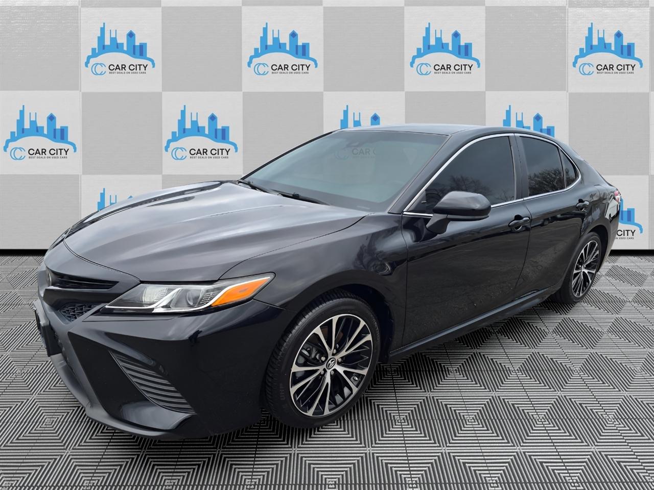 Toyota Camry SE 2018