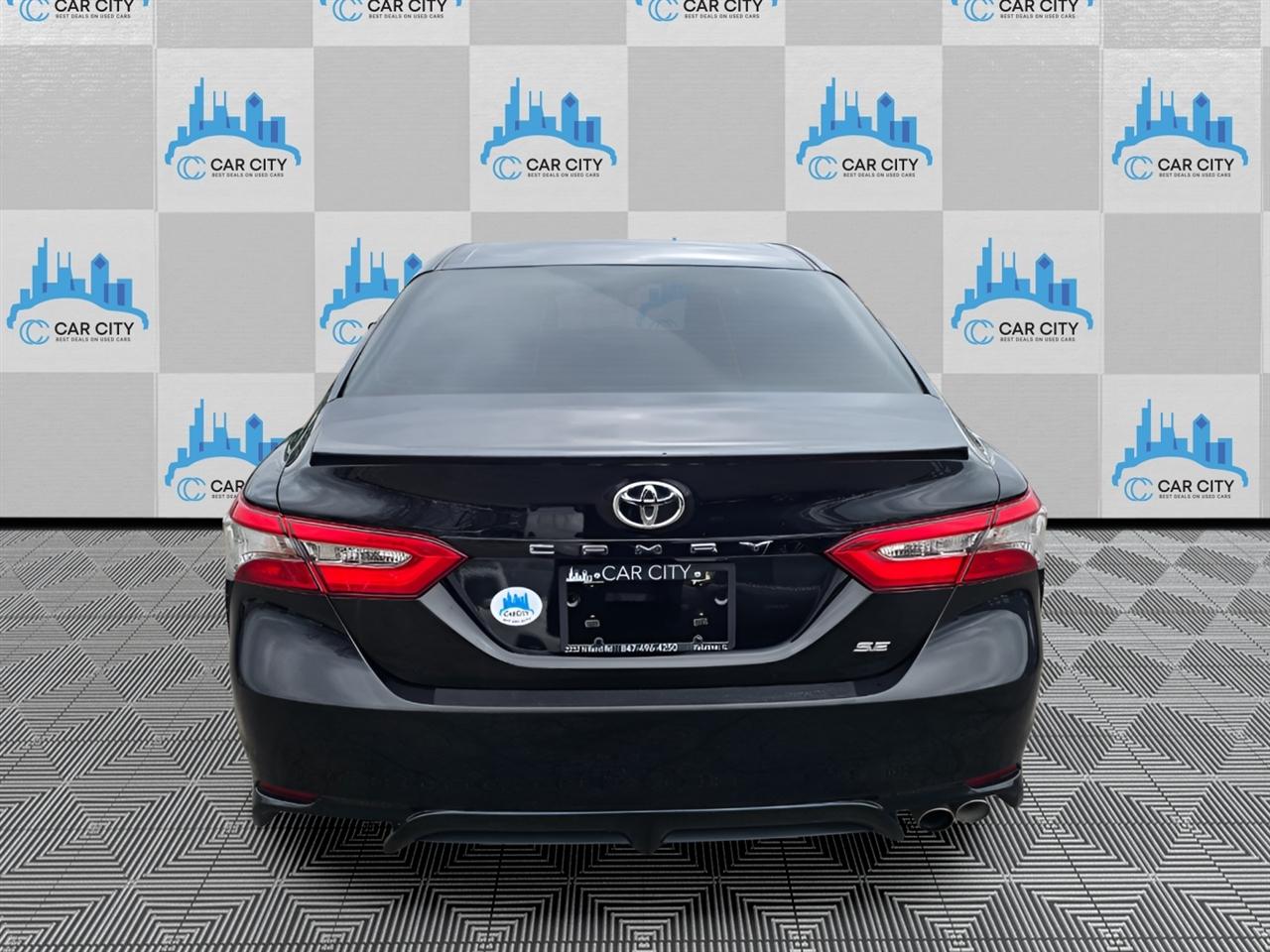 Toyota Camry SE 2018