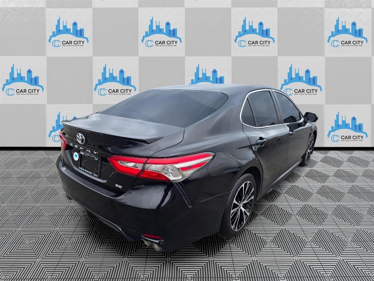Toyota Camry SE 2018