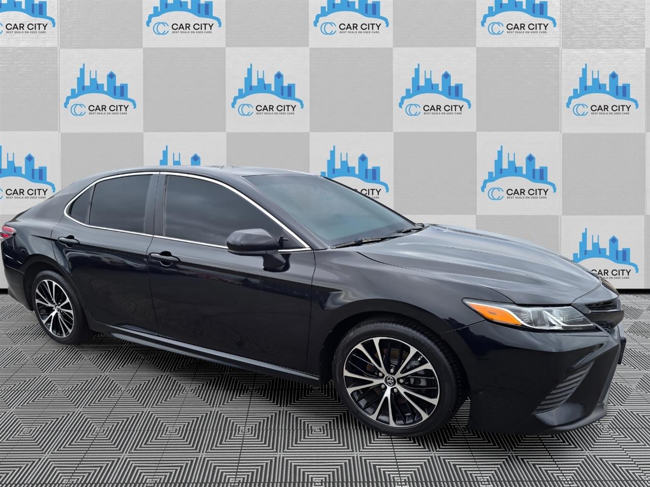 Toyota Camry SE 2018