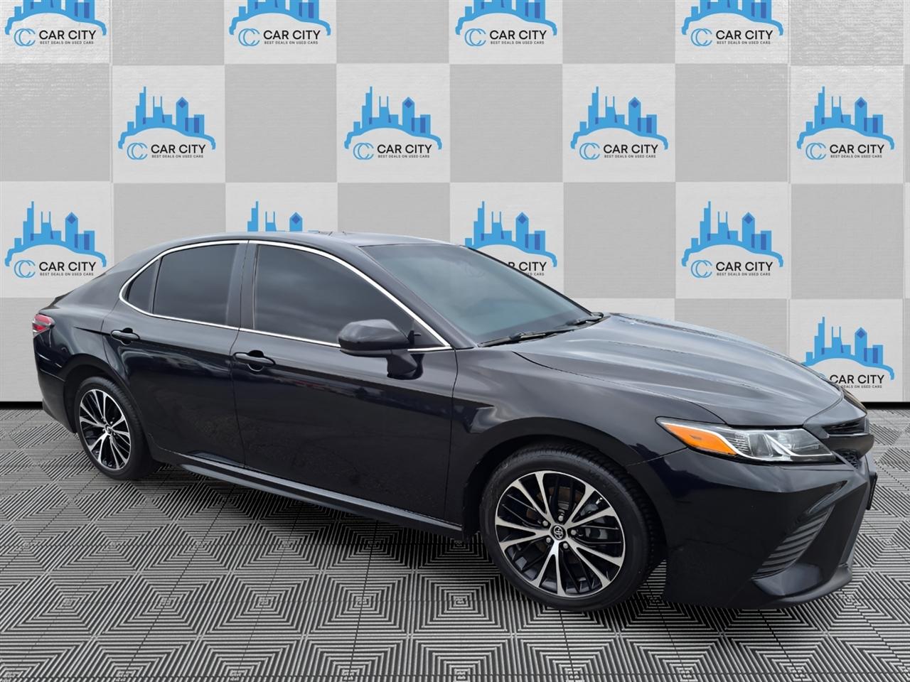 Toyota Camry SE 2018
