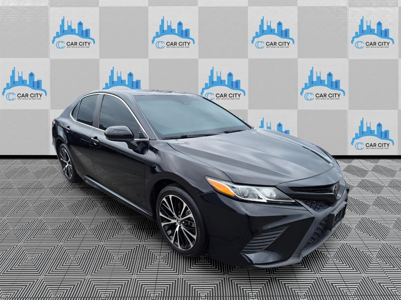 Toyota Camry SE 2018