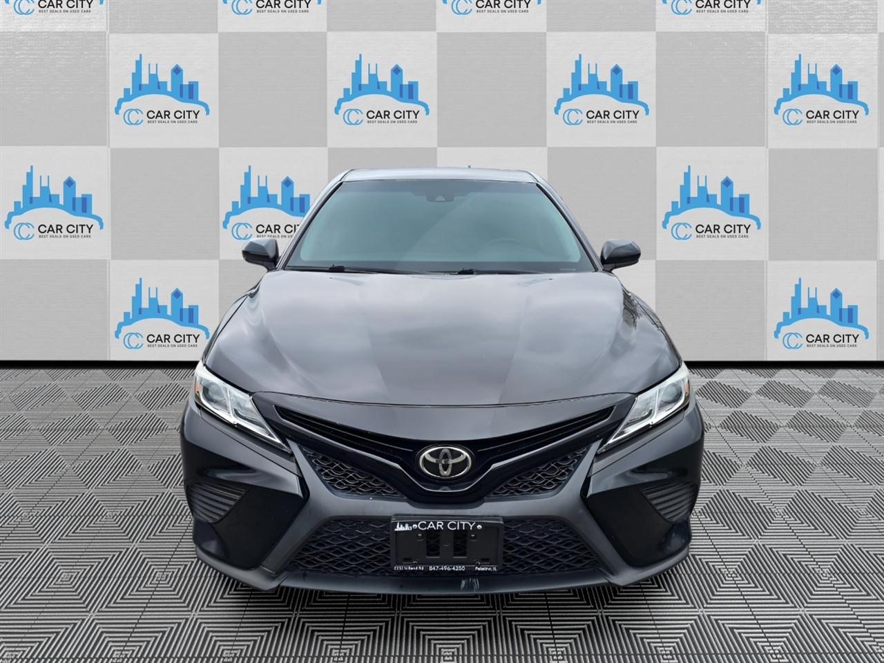 Toyota Camry SE 2018